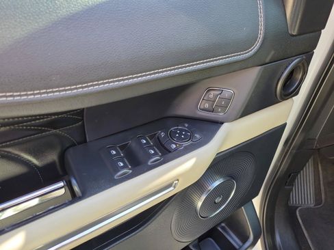 Used 2019 Ford Expedition Platinum RWD image 30