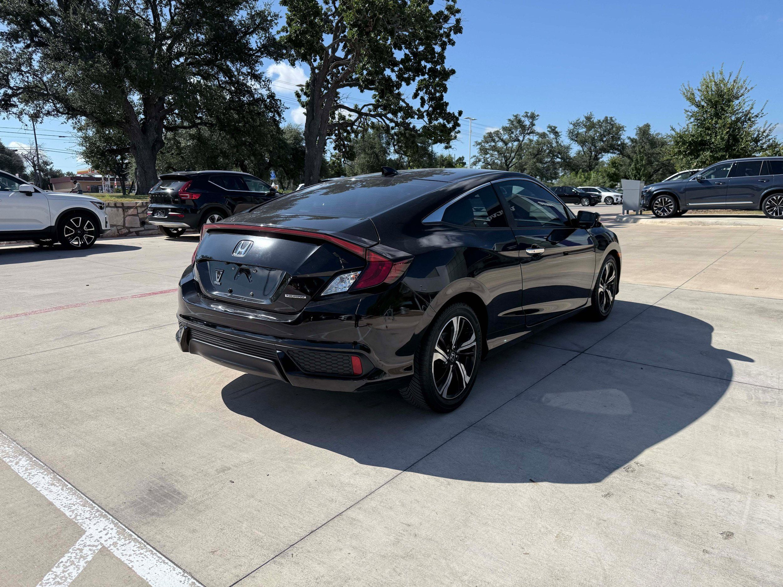 Used 2017 Honda Civic Touring image 5