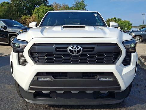 Used 2024 Toyota Tacoma TRD Sport AWD/4WD image 2