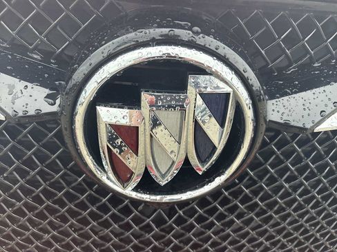 Used 2022 Buick Enclave Essence w/ Sport Touring Edition FWD image 31