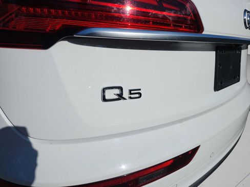 Used 2021 Audi Q5 Premium w/ Convenience Package image 24