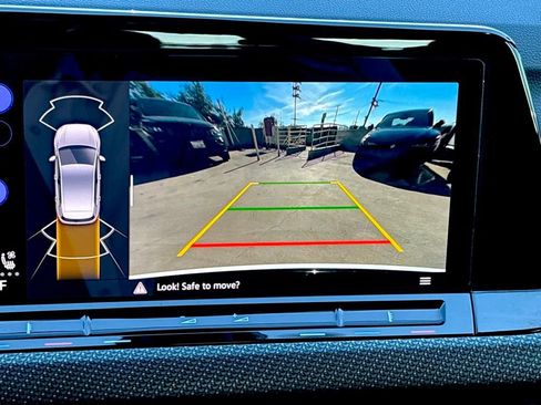 Used 2024 Volkswagen Golf R 2.0T image 21