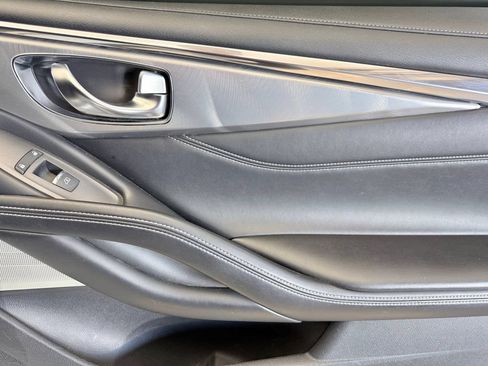 Used 2019 INFINITI Q60 3.0t Luxe AWD/4WD image 16