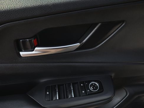 Used 2025 Toyota Prius AWD image 10