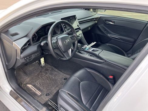 Used 2019 Toyota Avalon XSE image 23