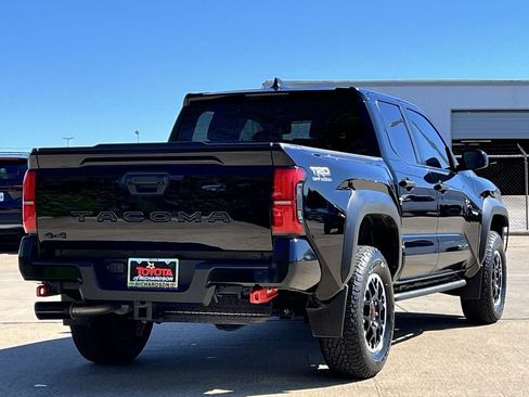 Used 2024 Toyota Tacoma TRD Off-Road AWD/4WD image 4