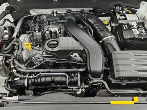 Used 2024 Volkswagen Taos SE image 25