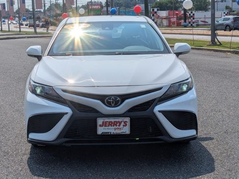Used 2024 Toyota Camry SE w/ Cold Weather Package FWD image 2