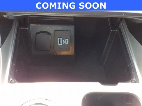 Used 2024 Ford Explorer XLT w/ Equipment Group 202A AWD/4WD image 18