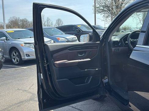 Used 2024 Honda Pilot Elite image 11