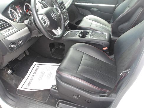 Used 2016 Dodge Grand Caravan R/T w/ Driver Convenience Group image 11