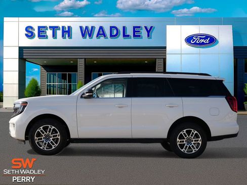 New 2025 Ford Expedition Active image 2