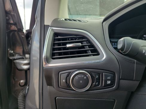 Used 2024 Ford Edge Titanium image 20