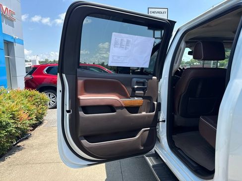 Used 2015 Chevrolet Silverado 2500 High Country w/ Duramax Plus Package AWD/4WD image 10