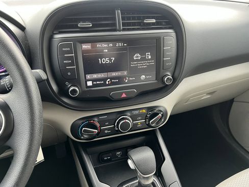 Used 2025 Kia Soul LX w/ LX Technology Package image 18