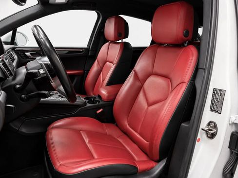 Used 2018 Porsche Macan Sport Edition AWD/4WD image 10