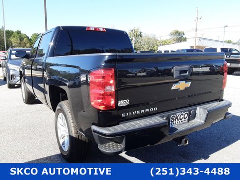 Used 2018 Chevrolet Silverado 1500 Custom image 3