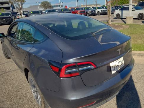 Used 2023 Tesla Model 3 Standard Range image 4