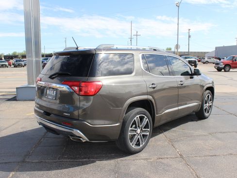 Used 2019 GMC Acadia Denali w/ Technology Package AWD/4WD image 8