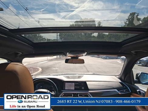 Used 2022 BMW X5 xDrive40i w/ Premium Package AWD/4WD image 19