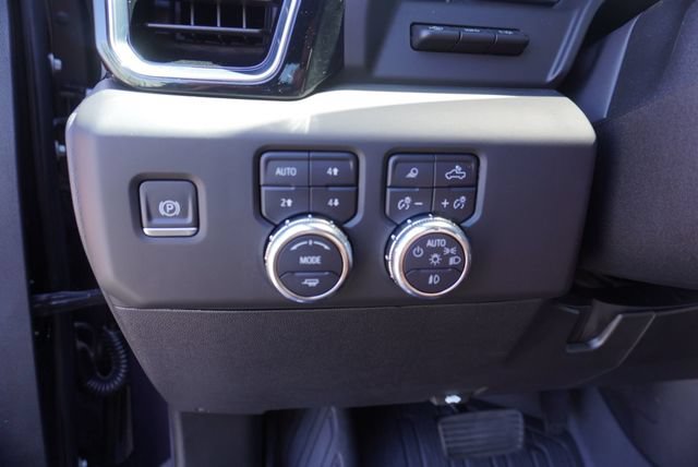 Used 2024 GMC Sierra 3500 Denali Ultimate AWD/4WD image 30