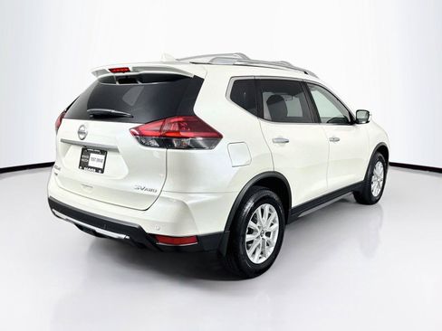 Used 2020 Nissan Rogue SV AWD/4WD image 2
