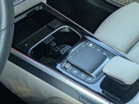 Used 2022 Mercedes-Benz GLB 250 image 13