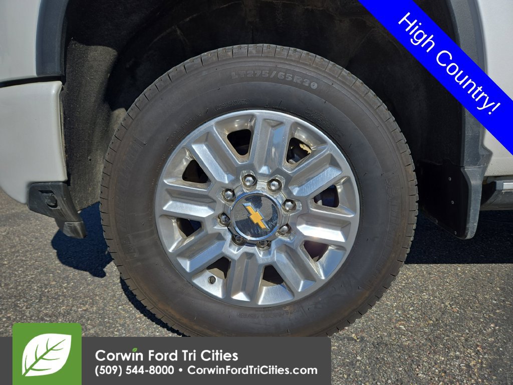Used 2024 Chevrolet Silverado 3500 High Country w/ High Country Premium Package AWD/4WD image 7