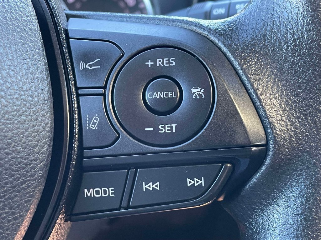 Used 2021 Toyota RAV4 XLE w/ Convenience Package AWD/4WD image 31