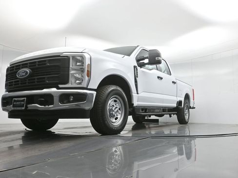 New 2026 Ford F250 XL w/ XL Chrome Package image 41