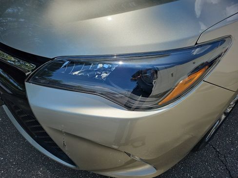 Used 2015 Toyota Camry SE FWD image 11