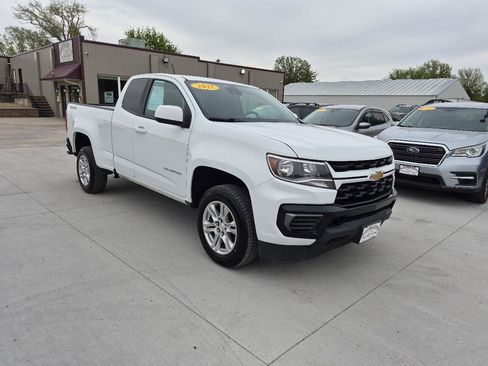 Used 2021 Chevrolet Colorado LT w/ Fleet Safety Package AWD/4WD image 4