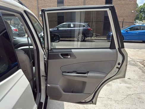Used 2013 Subaru Forester 2.5X Premium AWD/4WD image 20
