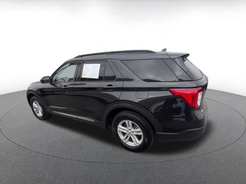 Used 2024 Ford Explorer XLT w/ Equipment Group 202A AWD/4WD image 10