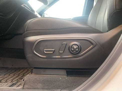 New 2025 Jeep Grand Cherokee L Limited w/ Luxury Tech Group II image 9