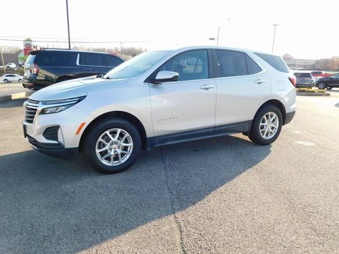 Used 2022 Chevrolet Equinox LT w/ Driver Convenience Package image 7