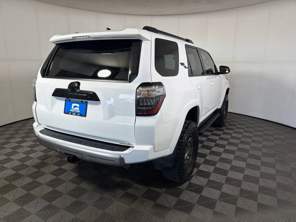 Used 2022 Toyota 4Runner TRD Off-Road Premium AWD/4WD image 7