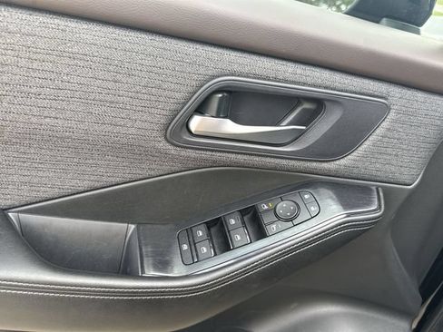 Used 2023 Nissan Rogue SV FWD image 24