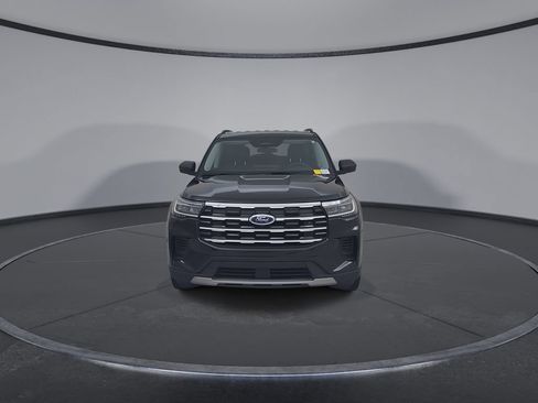 Used 2025 Ford Explorer Active AWD/4WD image 6
