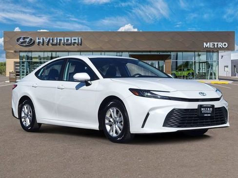 Used 2025 Toyota Camry LE FWD image 1