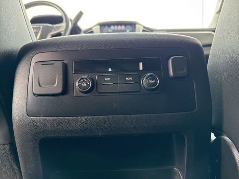 Used 2020 GMC Yukon SLT w/ Value Plus Edition image 24