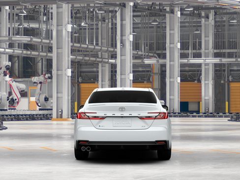 New 2026 Toyota Camry Hybrid FWD image 8