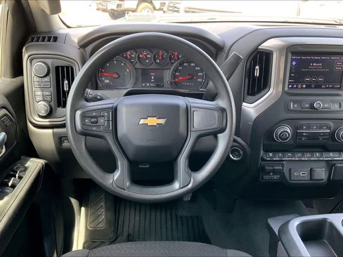 Used 2024 Chevrolet Silverado 2500 Custom w/ Custom Value Package image 6