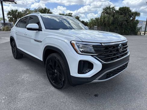 Used 2026 Volkswagen Atlas Cross Sport SE image 16