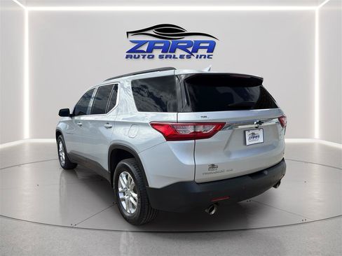 Used 2020 Chevrolet Traverse LT w/ LPO, Black Accent Package AWD/4WD image 5