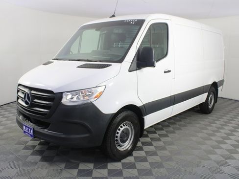 Used 2021 Mercedes-Benz Sprinter 2500 image 16