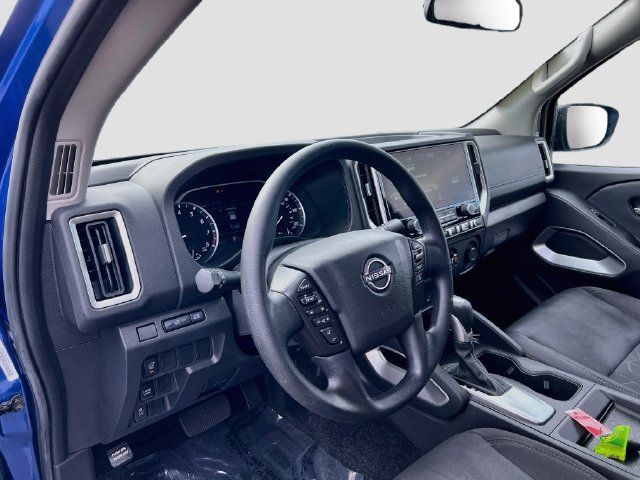 Certified 2025 Nissan Frontier SV w/ Tow Package RWD image 6