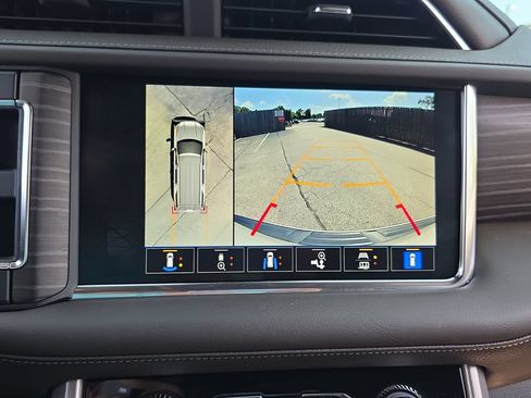 Used 2023 GMC Yukon Denali RWD image 24