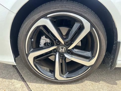 Used 2022 Honda Accord Sport image 9