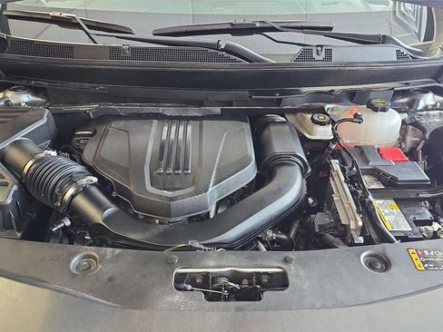 Used 2025 Buick Enclave Sport Touring image 24